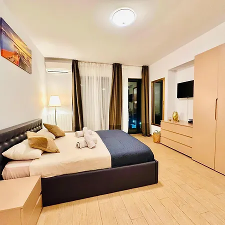 Beachside Mamaia